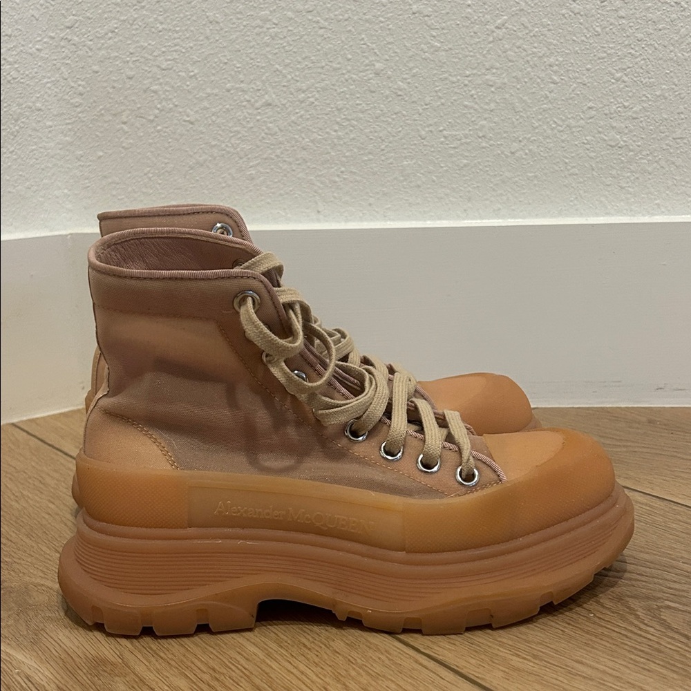 Alexander McQueen Tan Lace-Up Boots
